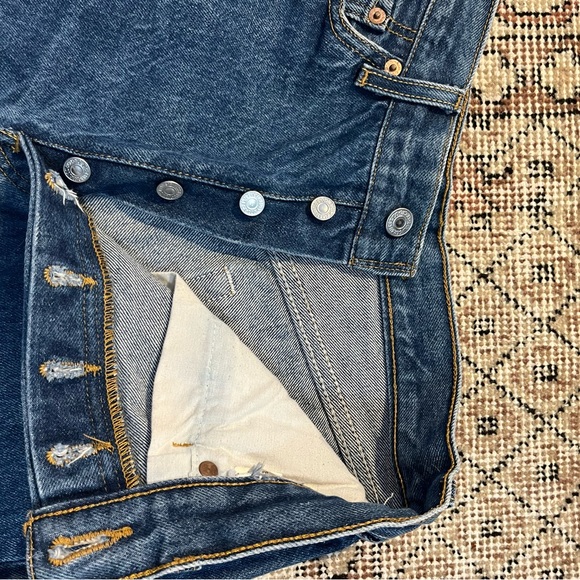 Vintage Hi Rise Levis Shorts - Picture 4 of 9